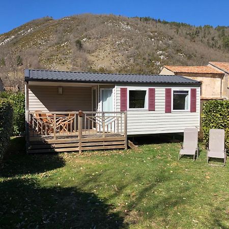 Camping La Mare Aux Fees 호텔 Roquefeuil 외부 사진
