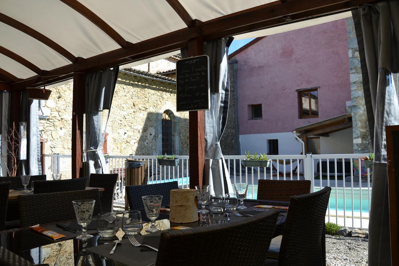 Camping La Mare Aux Fees 호텔 Roquefeuil 외부 사진