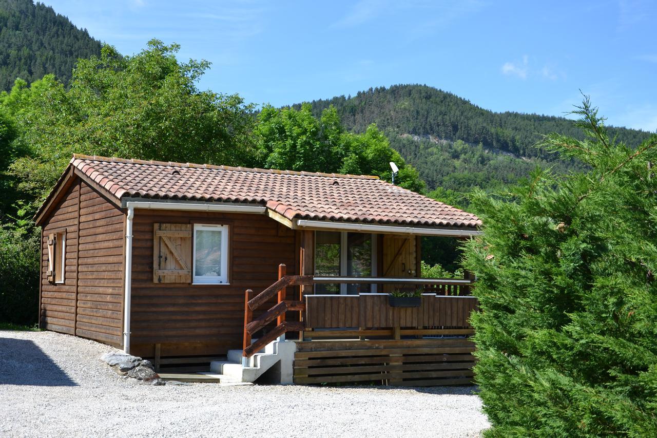 Camping La Mare Aux Fees 호텔 Roquefeuil 외부 사진