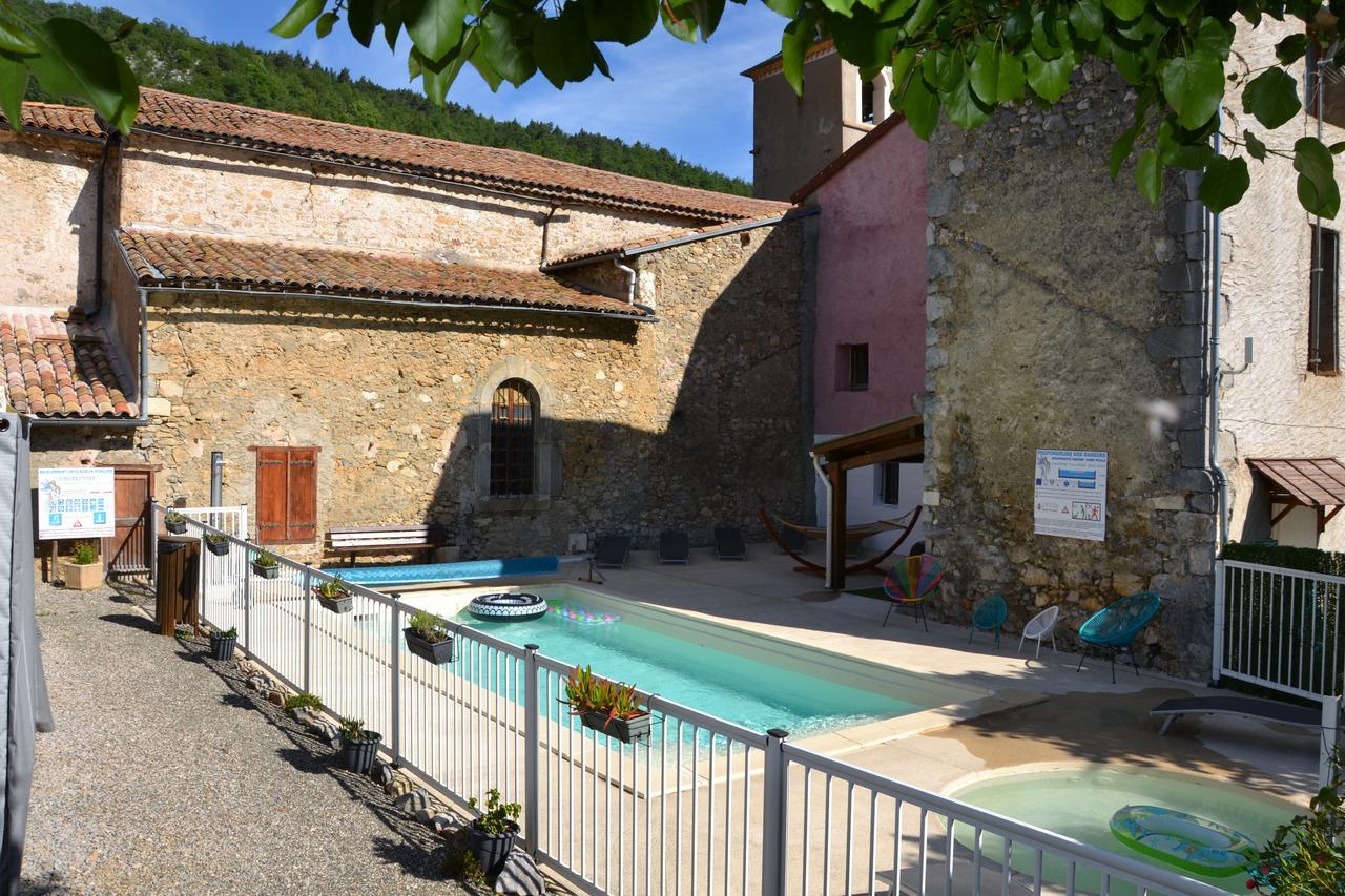Camping La Mare Aux Fees 호텔 Roquefeuil 외부 사진