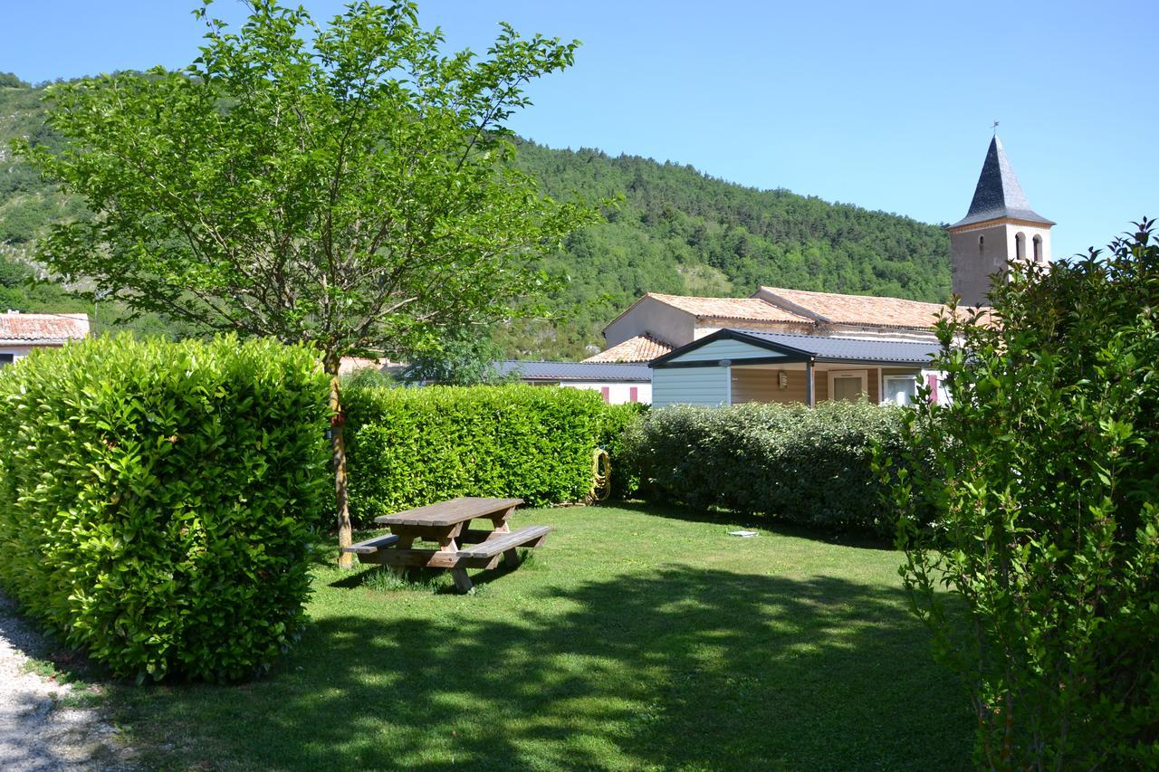 Camping La Mare Aux Fees 호텔 Roquefeuil 외부 사진