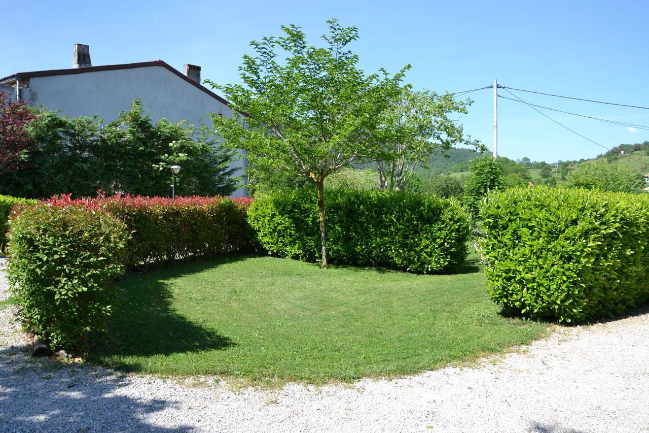 Camping La Mare Aux Fees 호텔 Roquefeuil 외부 사진