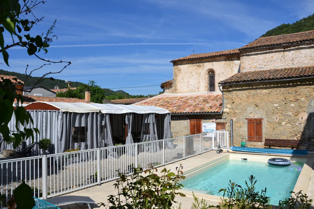 Camping La Mare Aux Fees 호텔 Roquefeuil 외부 사진