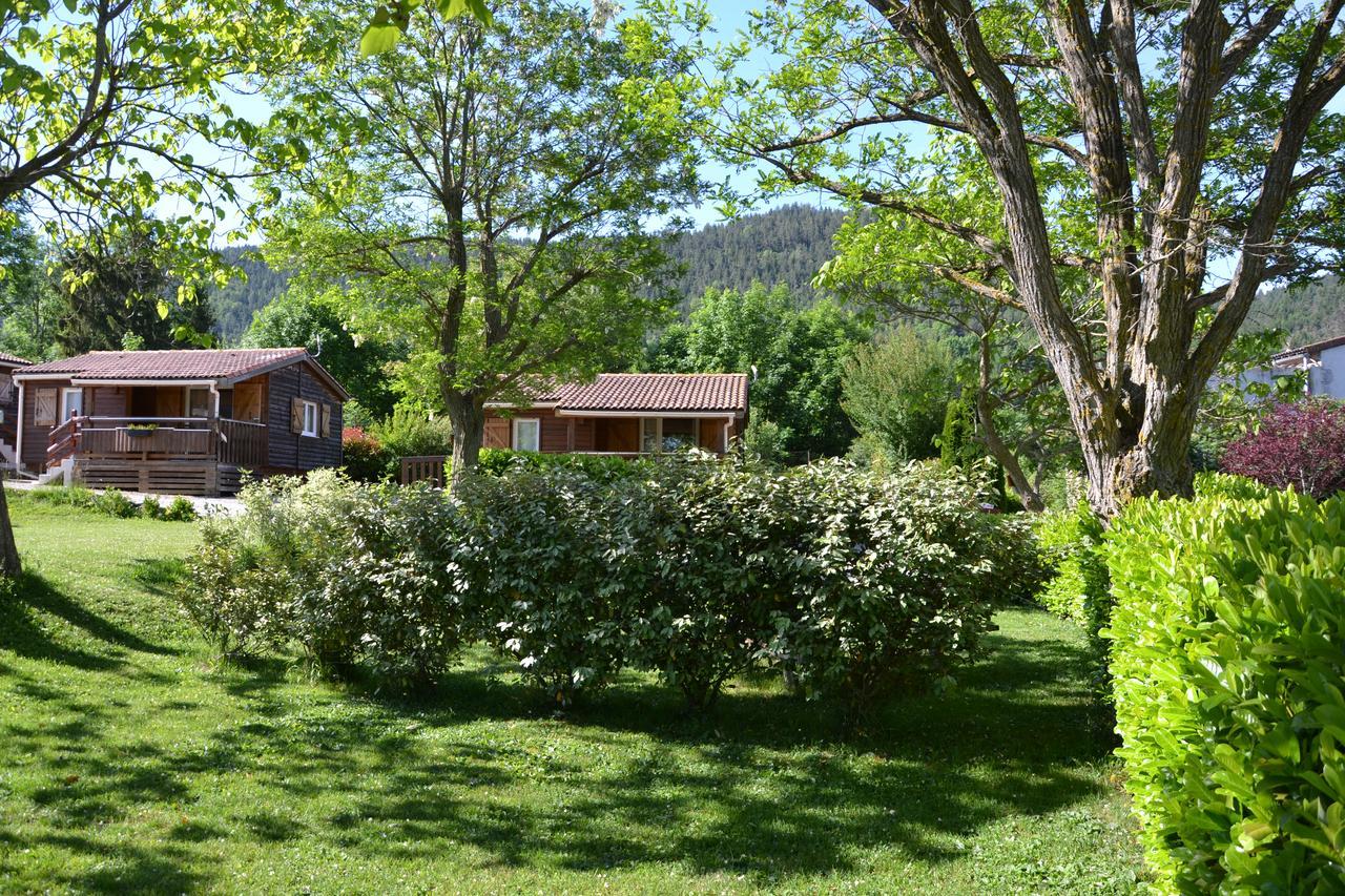Camping La Mare Aux Fees 호텔 Roquefeuil 외부 사진