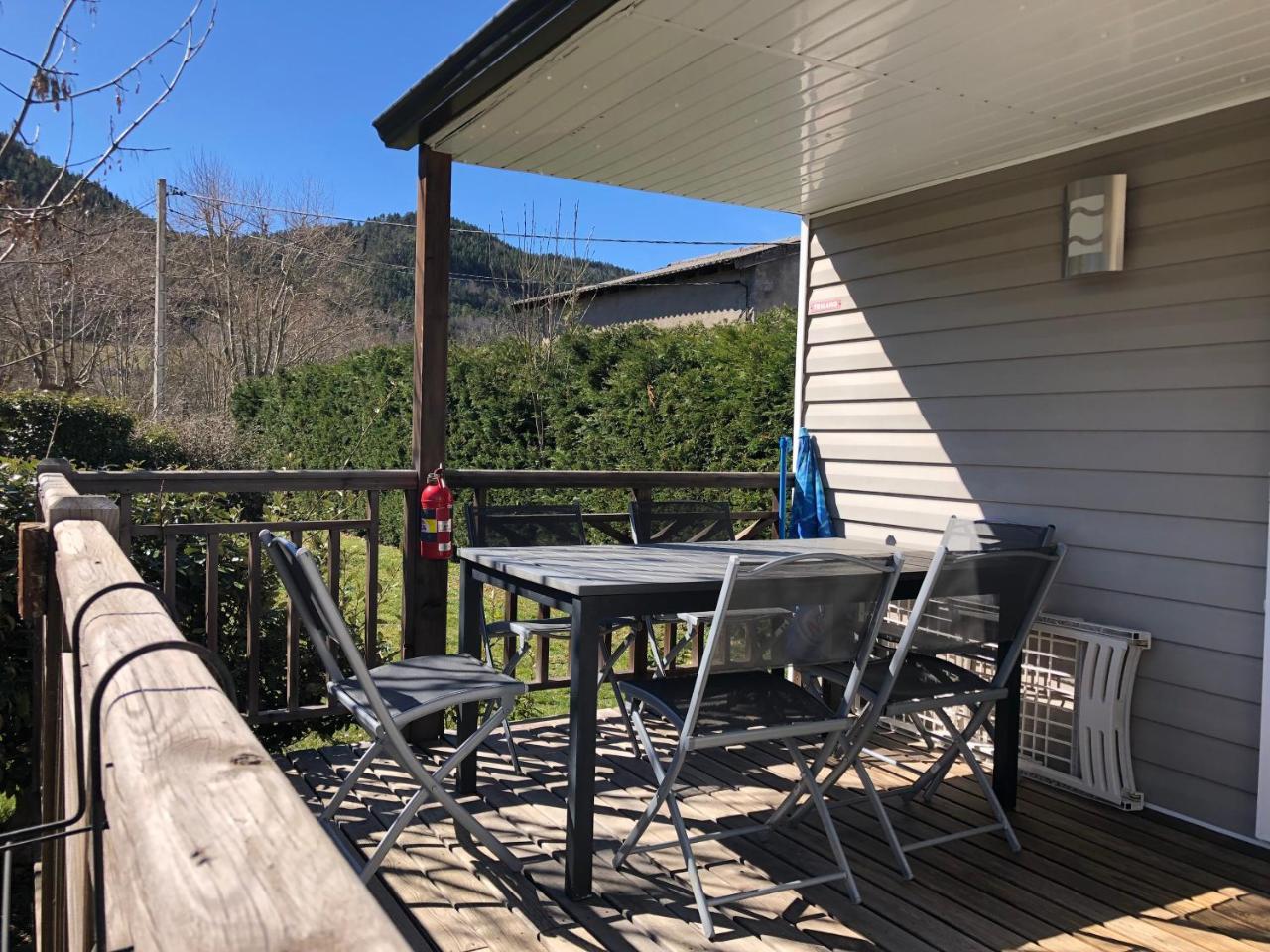 Camping La Mare Aux Fees 호텔 Roquefeuil 외부 사진