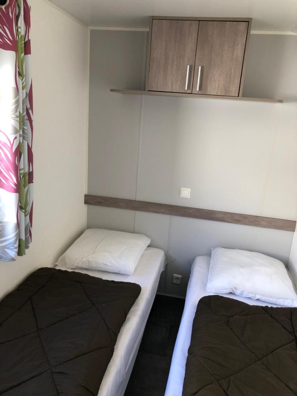 Camping La Mare Aux Fees 호텔 Roquefeuil 외부 사진