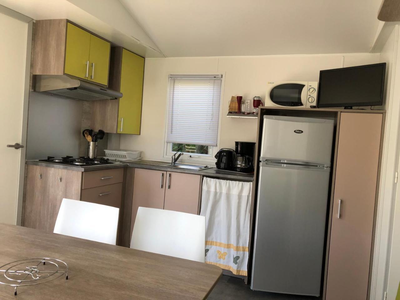 Camping La Mare Aux Fees 호텔 Roquefeuil 외부 사진