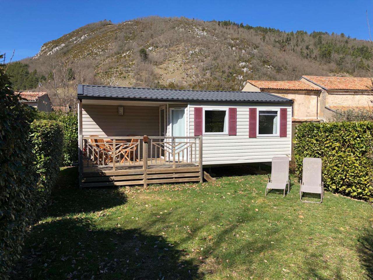 Camping La Mare Aux Fees 호텔 Roquefeuil 외부 사진